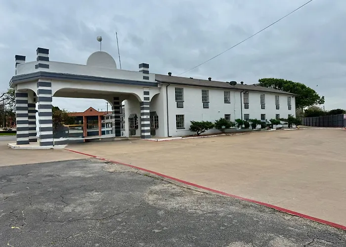 Sherman Inn