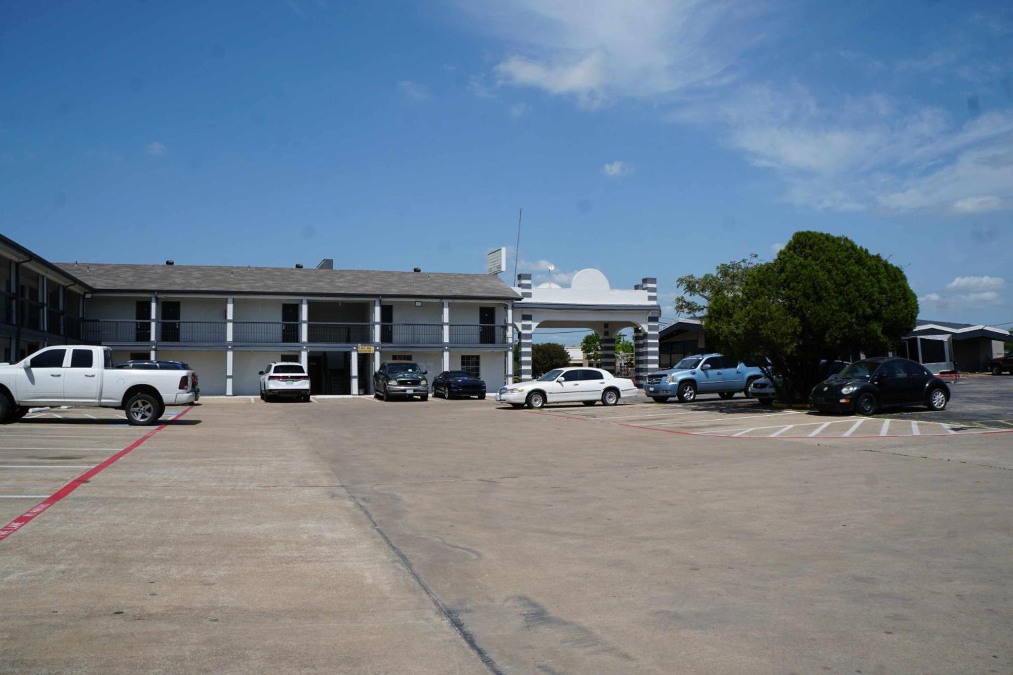 Sherman Inn Motel 2*